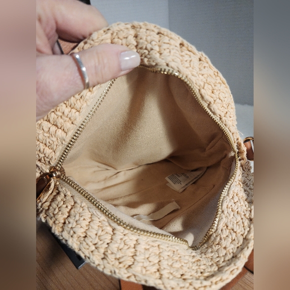 H&M round handbag or shoulder bag. - Picture 6 of 7